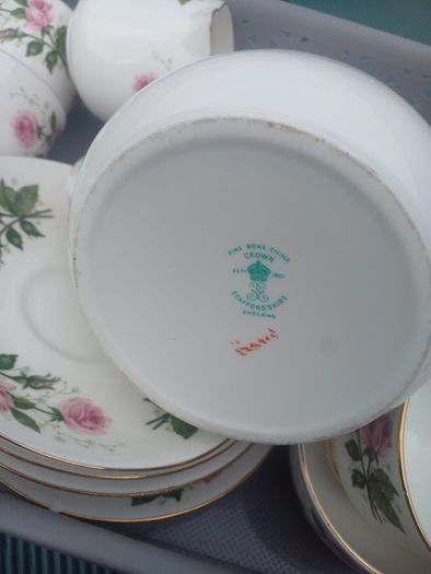 fine bone china , 15 piece crown