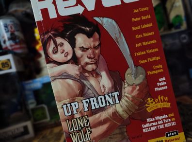 Reveal ! Graphic Novel ! by Scott Lobdell ! 2003 ! by Dark Horse Comics !