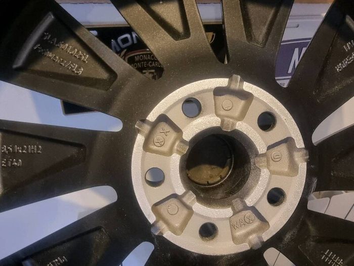 Genuine SkodaBetria dimond cut  alloys refurbished