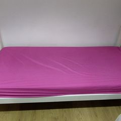 Single Bed with mattress, in good condition.