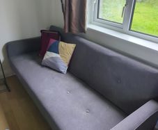 Futon pull out couch