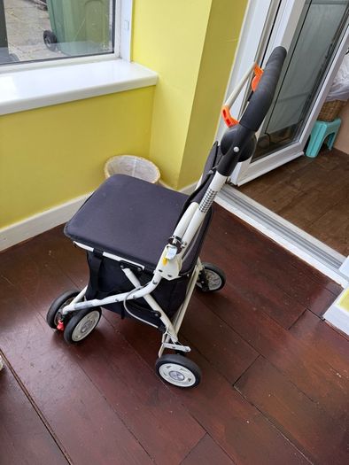 Folding Rollator, Walker with Seat and Basket,  Mobiclinic Coliseo