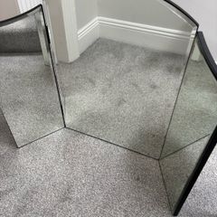 Vanity mirror