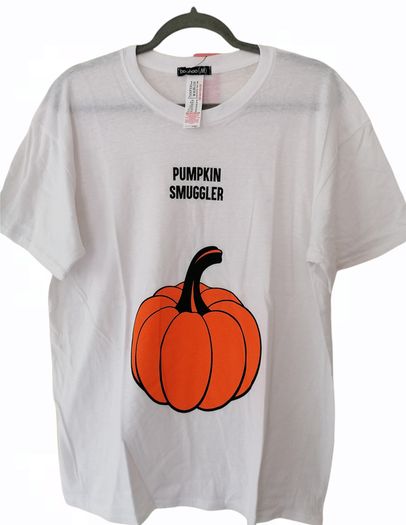 Funny halloween maternity white t-shirt with pumpkin picture