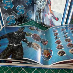 Marvel Shieldz Collector Album & 24 Sheildz Cards Circle K
