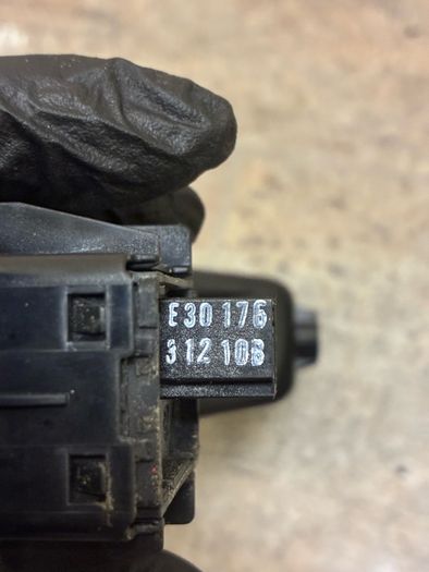 Genuine Renault Megane MK3 Front Electric Window Master Switch Pack & Passenger Handle