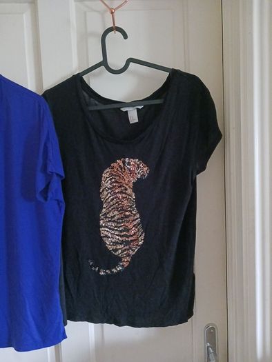 2 tshirts H&M and New look