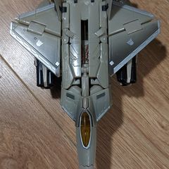 Transformer / toy / starscream
