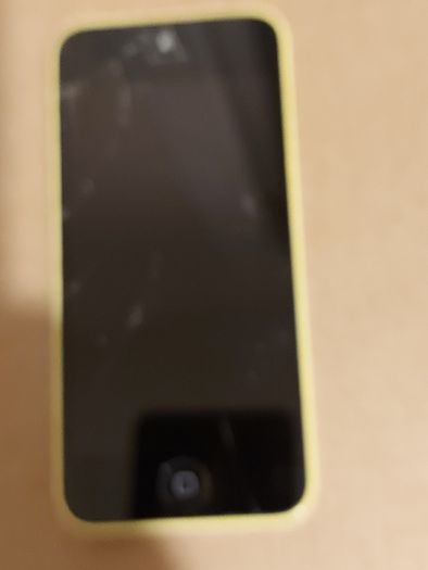 Apple Iphone 5c, Yellow, 16GB, works perfect, some screen damage, but touchscreen works fine