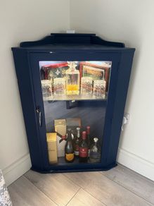 Corner Unit/Display Cabinet