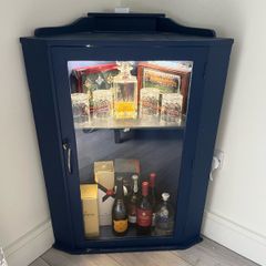 Corner Unit/Display Cabinet