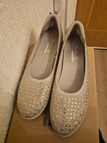 Ladies shoes