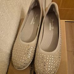 Ladies shoes