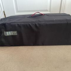 Travel cot and changing tray
