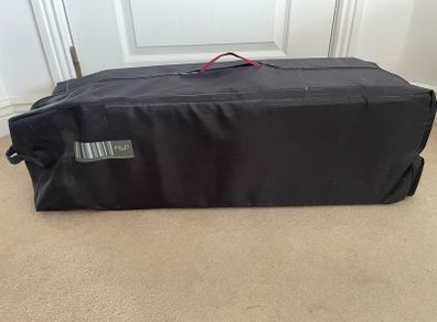 Travel cot and changing tray