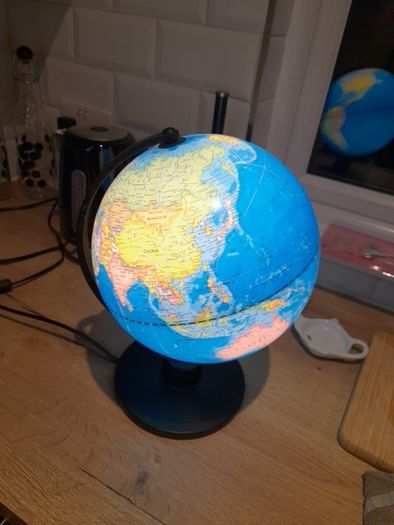 light up globe