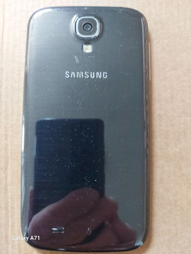Samsung Galaxy S4, 16GB, Screen damaged near Bottom, but does not affect the touchscreen