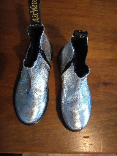 Dr Martens Youth 2976 Crinkle Metallic Chelsea Boots Silver UK1