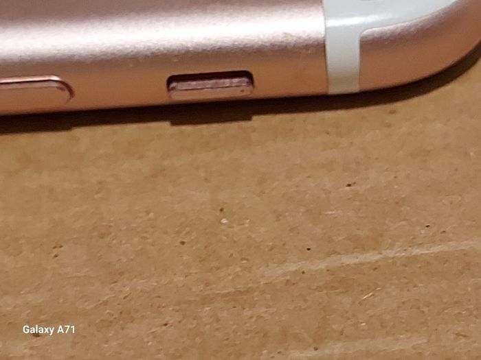 Apple Iphone 6s, White with Rose Gold Back, Damaged Display, excellent cosmetic condition, For Parts or Repair