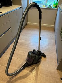 Vacuum cleaner Russell Hobbs