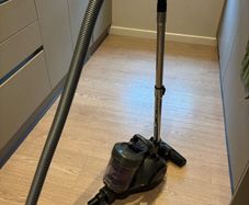 Vacuum cleaner Russell Hobbs