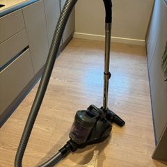 Vacuum cleaner Russell Hobbs