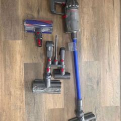 Dyson V11 Advanced Bundle