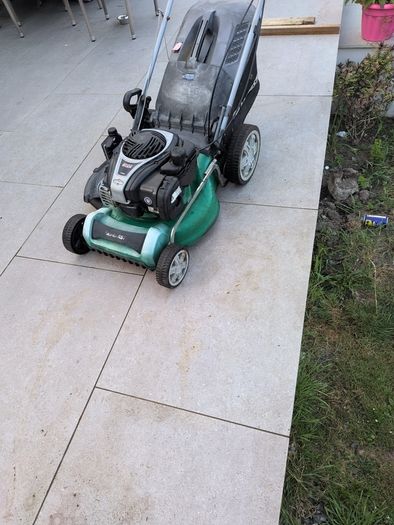 qualcast self-propelled 46 cm petrol lawnmower