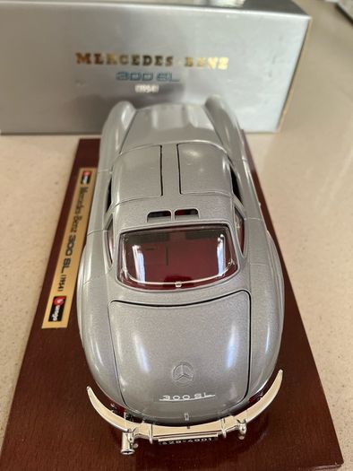 Mercedes 300 SL Gullwing extremely rare Dealer Model 1/18