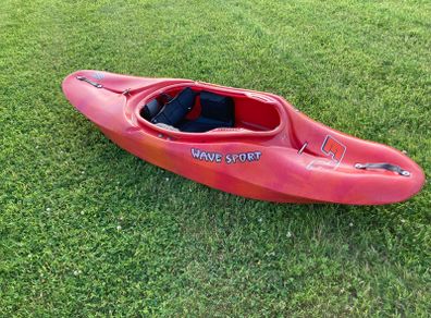 Wave Sport EZ Kayak Retro Whitewater Kayak Playboat Riverrunner