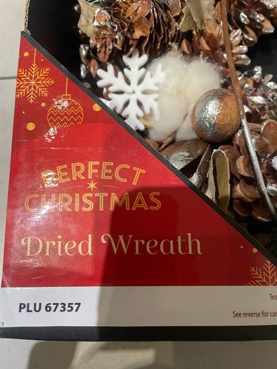 chistmas wreath Natural dried brand new