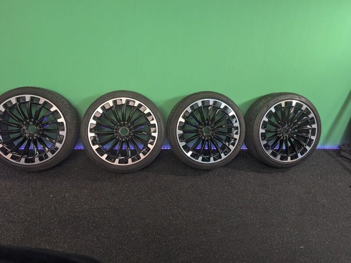 Genuine Mercedes EQE SUV 500 22" AMG Wheels &Tyres