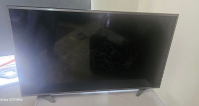LG Tv 49"Broken