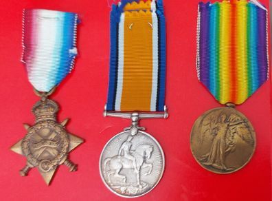 Ww1 1914 Trio Of  Medals And Photo Of J.Smith R.F.A. and his Sweetheart