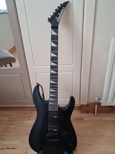 Jackson JS32