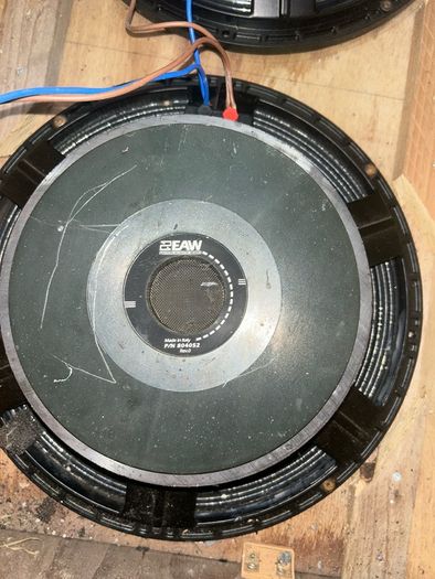 EAW double 15" sub with wheels