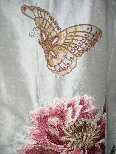 Cream floral embroidered  Oriental dress size medium occasion wedding holiday Postage included