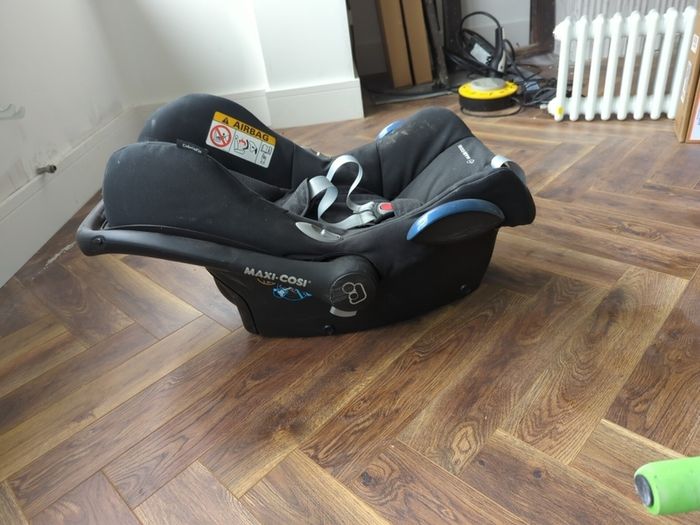 Maxi cosi baby carrier