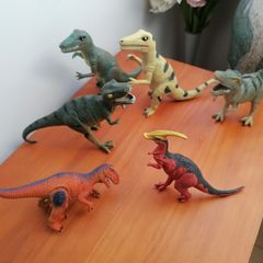 6 Dinosaur Toys