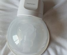 Momcozy breast pump