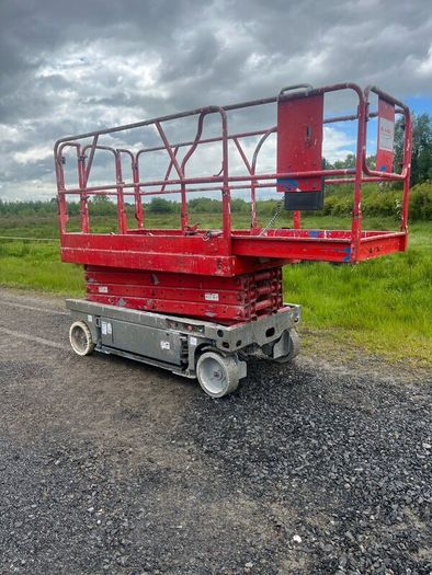 Genie Skyjack Scissor Lift