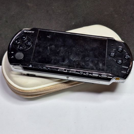 PSP Console with case For parts and repair