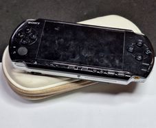 PSP Console with case For parts and repair