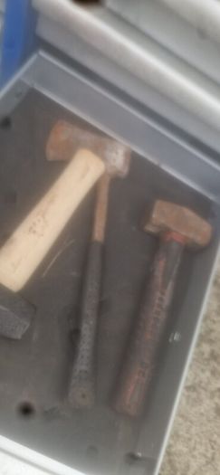 large 6x5 tool box two in two parts top and bottom on wheels top brands snap on.  Blue  point teng tools. Oil change kit . Piston pressure kit   lot of tools  snap onlarge