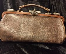 antique Gladstone doctors bag