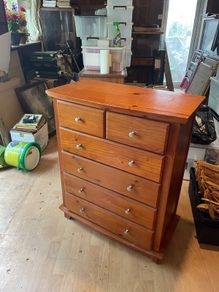 Chest of drawers