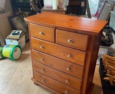 Chest of drawers