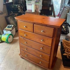 Chest of drawers