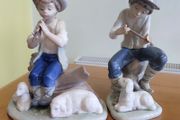 2 Nao figurines