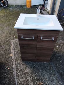 vanity unit with mixer tap, basin broken